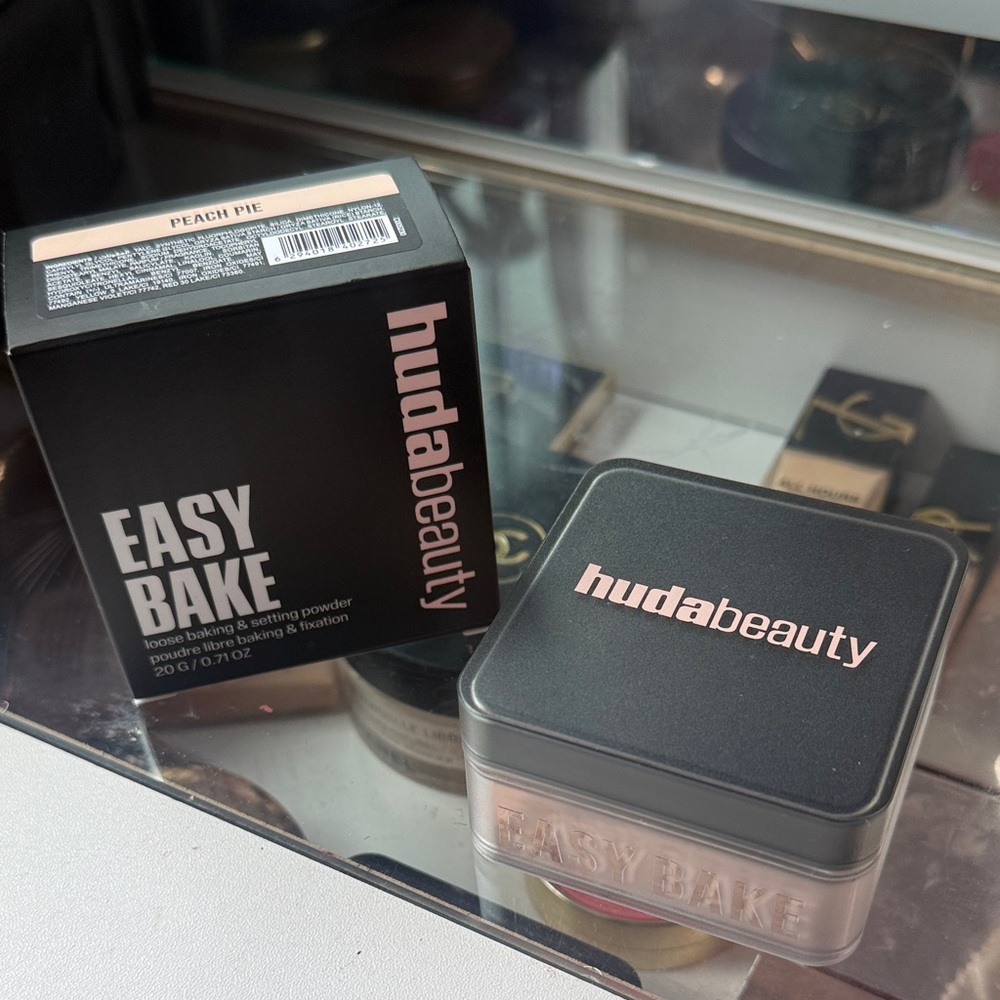 HUDA BEAUTY Easy Bake Loose Powder - Peach Pie